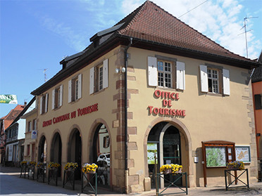 Facade de l'Office de tourisme à Rhosheim